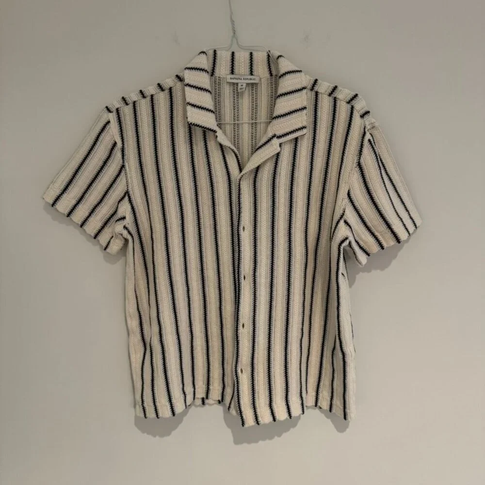 Banana Republic Button Up Stripped Shirt Size Medium Like New